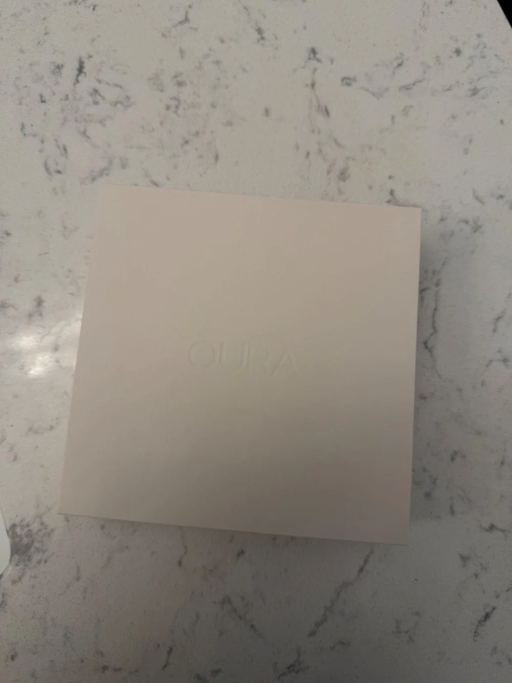 Oura Ring Gen 4 - Silver Size 7 with Charger + Cable